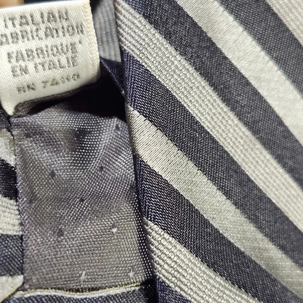 Lamberti Silver/Gray Diagonal Stripped 100% Silk Repp Tie